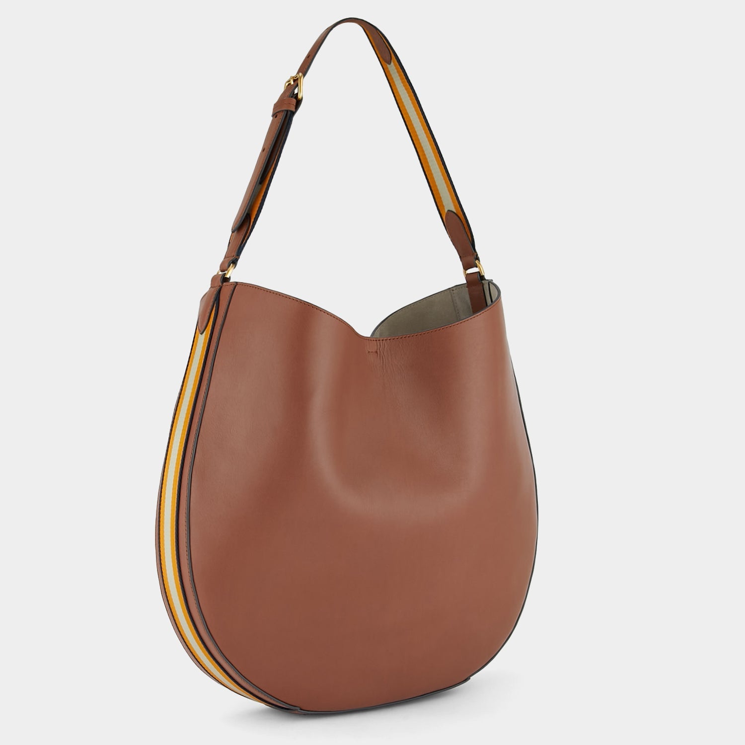バッグ Anya Hindmarch Nastro Hobo in Medium Red Anya Hindmarch Nastro Hobo in Medium Red - メルカリ