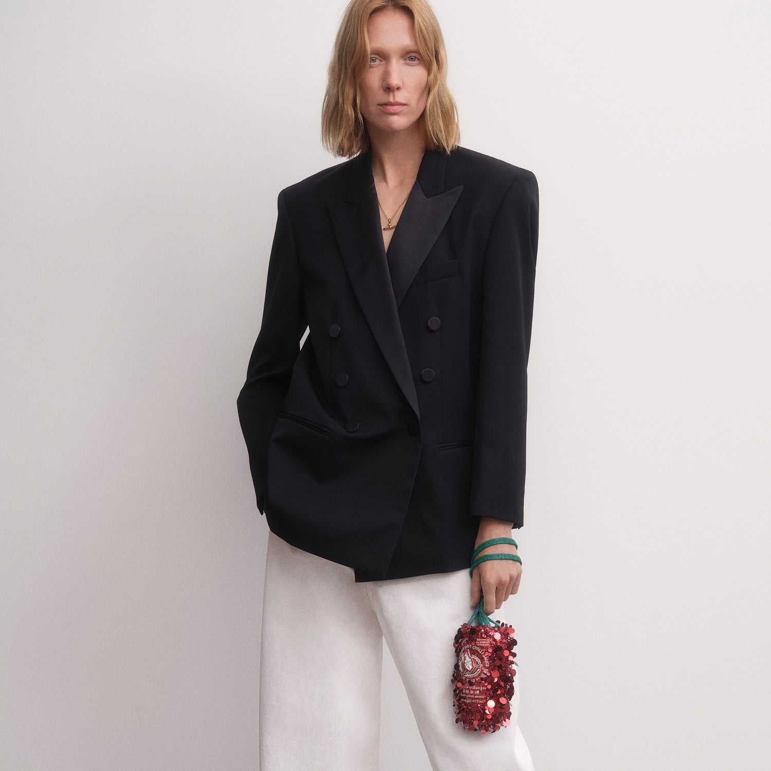 Anya Brands Flying Goose Sriracha Mini Bucket Bag -

          
            Satin/Sequins in Oxblood Red -
          

          Anya Hindmarch EU
