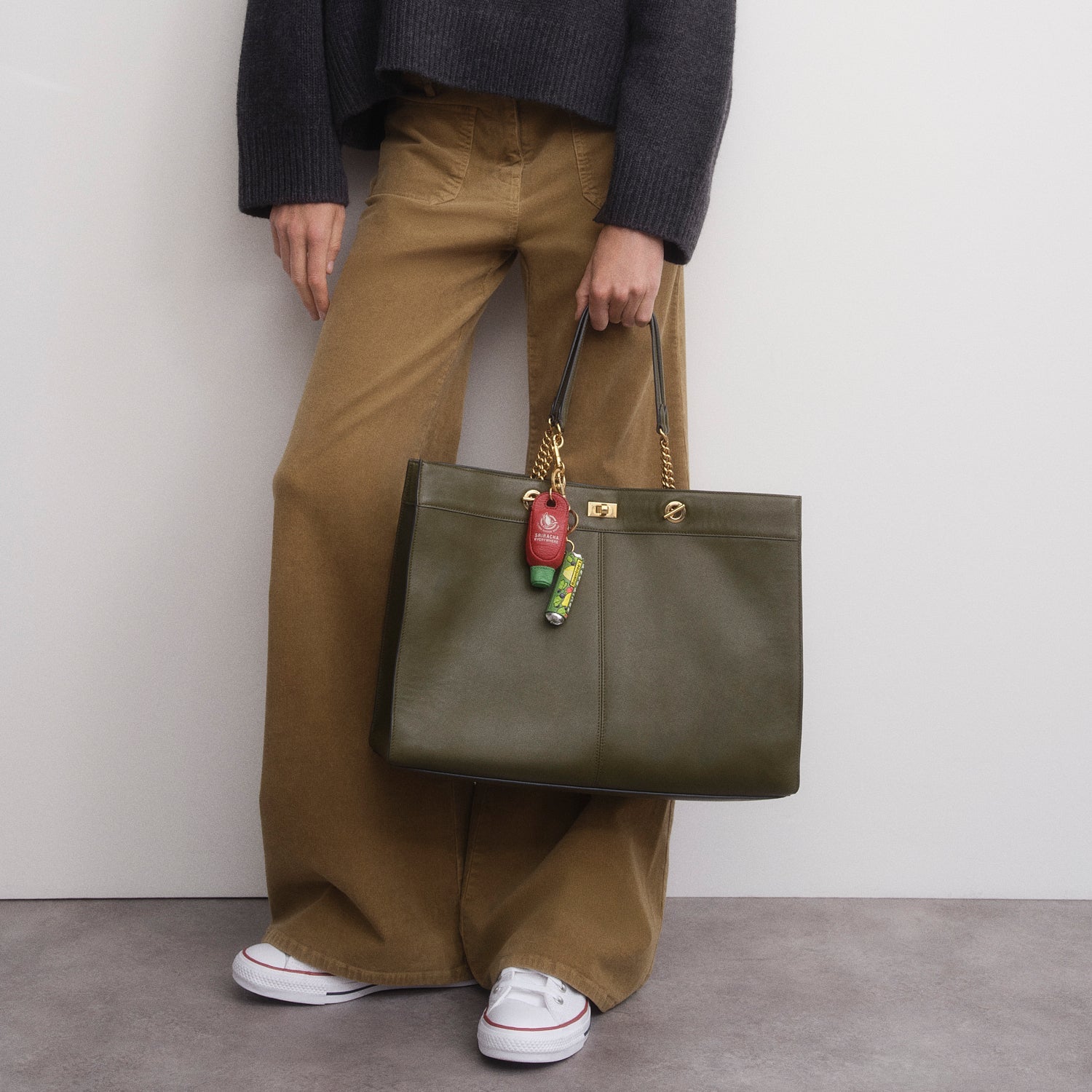 Mortimer Eyelet Chain Tote -

          
            Capra Leather in Bonsai Green -
          

          Anya Hindmarch EU
