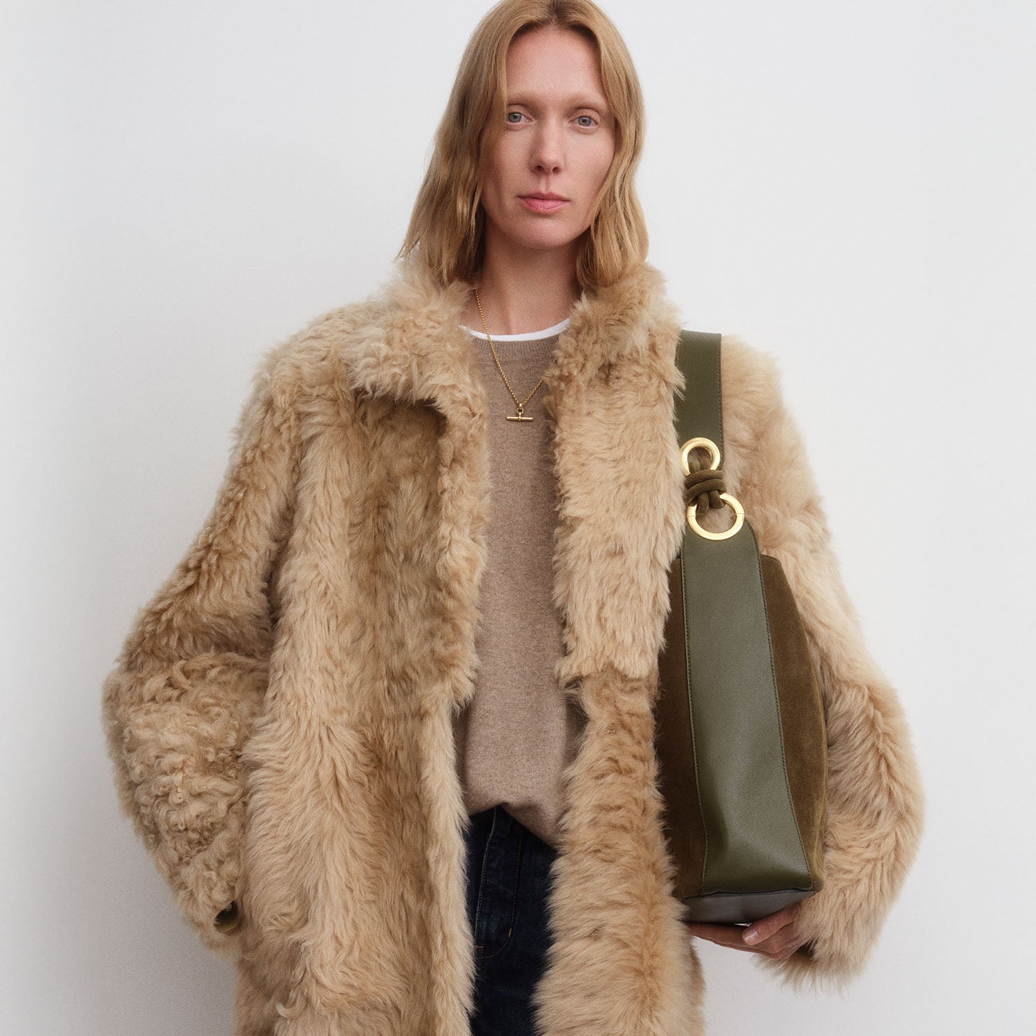 Ringo Shoulder Bag -

          
            Suede Leather in Bonsai Green -
          

          Anya Hindmarch EU
