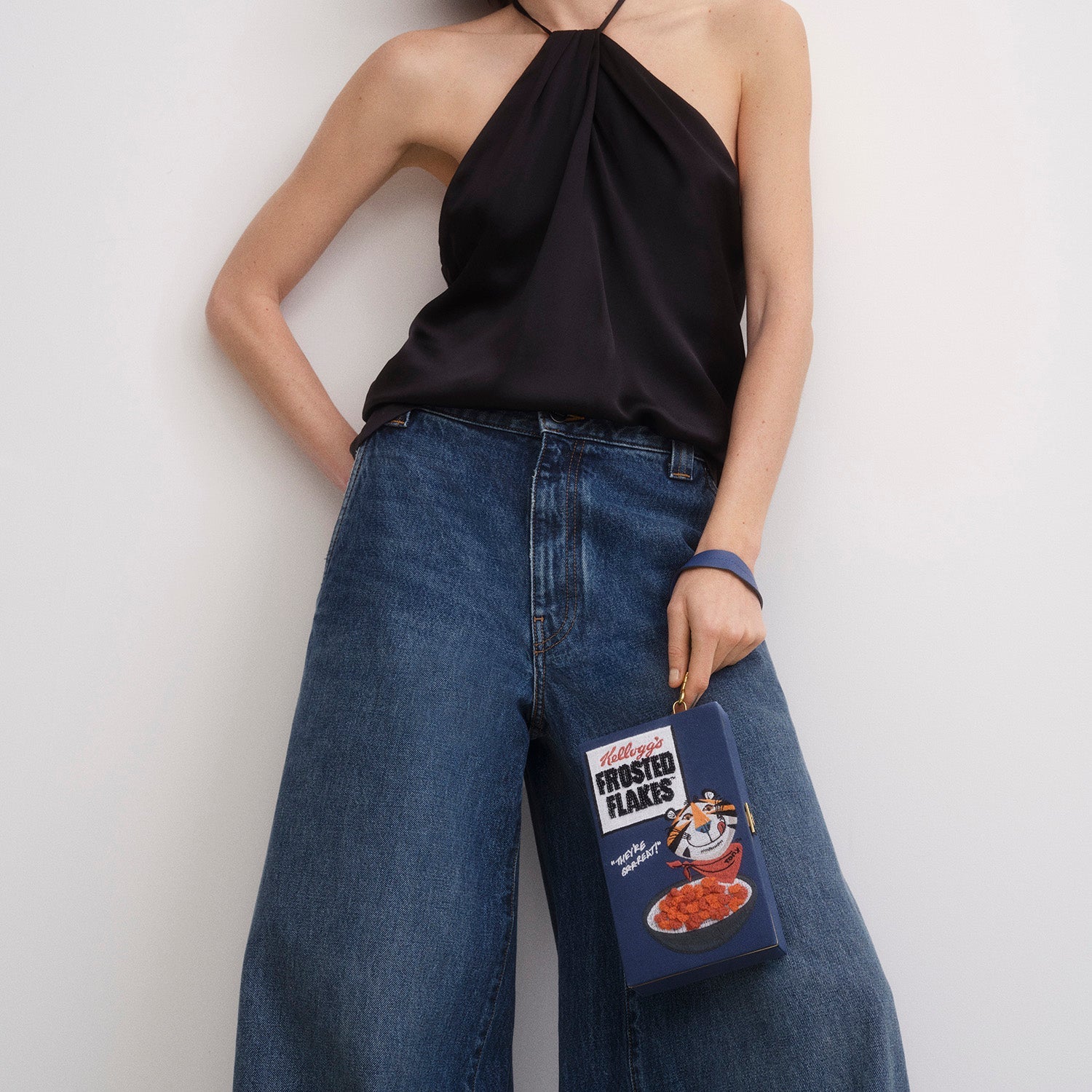 Anya Brands Frosted Flakes Clutch -

          
            Recycled Canvas in Blueberry Blue -
          

          Anya Hindmarch EU
