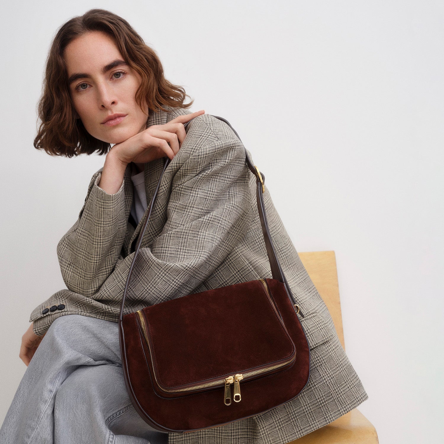 Vere Shoulder Bag -

          
            Suede Leather/Calf Leather in Dark Cedar Brown -
          

          Anya Hindmarch EU
