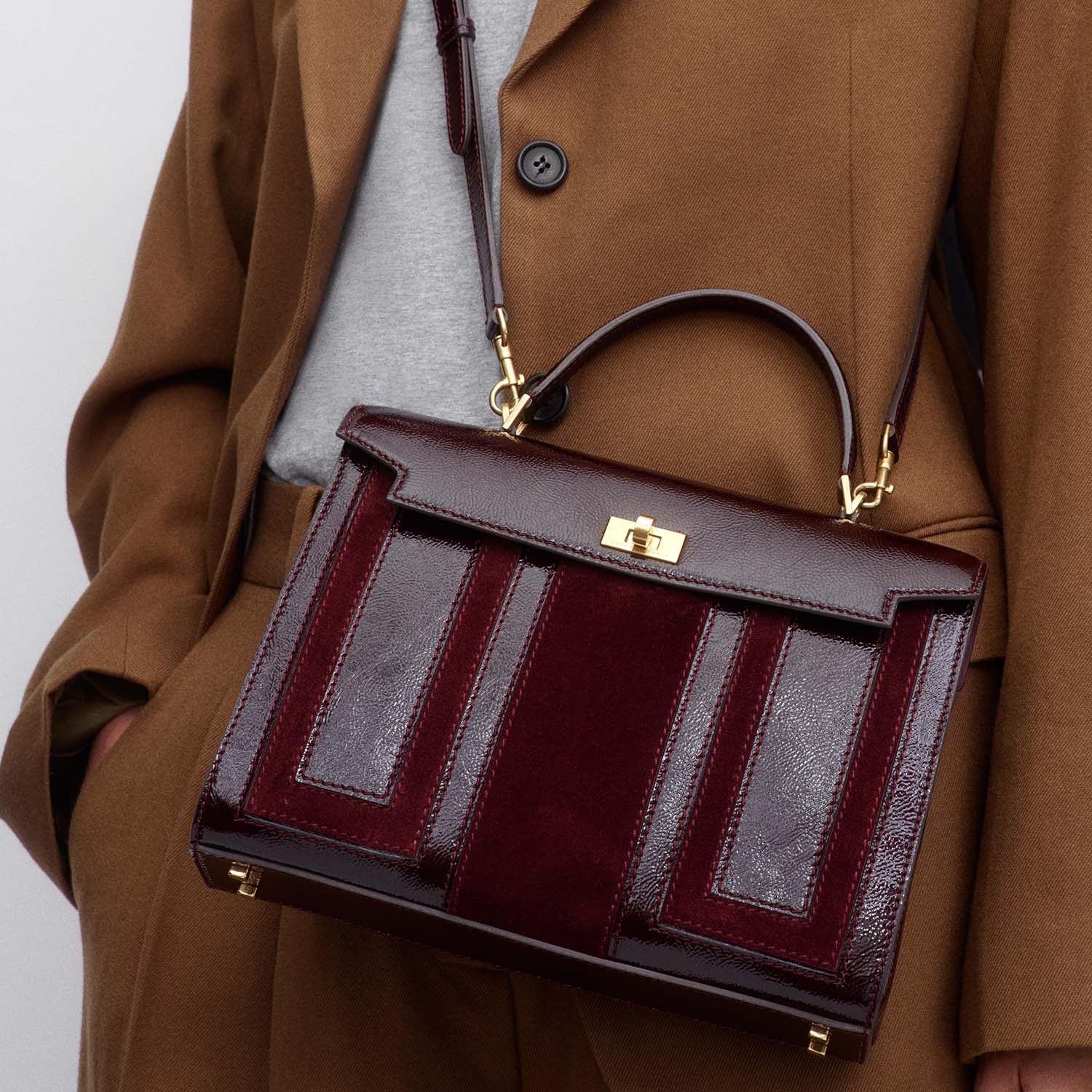 Mortimer Patchwork Top Handle -

          
            Suede Leather in Grape -
          

          Anya Hindmarch EU
