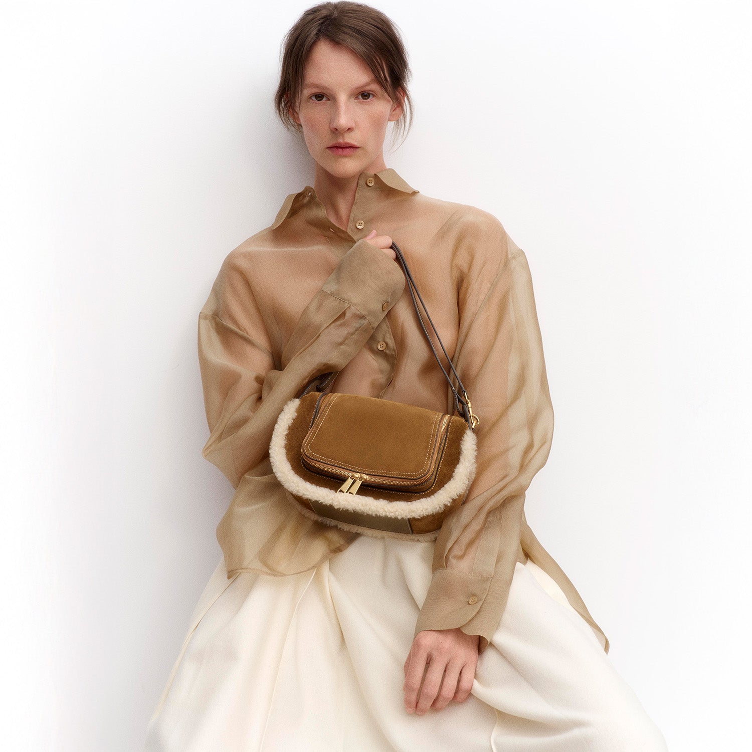 Vere Shearling Two-Way Cross-body -

          
            Shearling/Suede Leather in Moutarde -
          

          Anya Hindmarch EU
