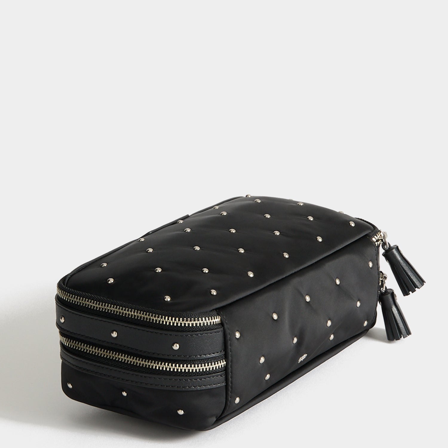 Studs Large Make-Up Pouch -

          
            Recycled Satin/Calf Leather in Black -
          

          Anya Hindmarch EU
