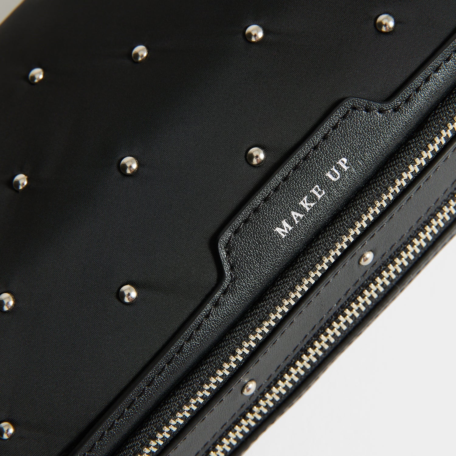 Studs Large Make-Up Pouch -

          
            Recycled Satin/Calf Leather in Black -
          

          Anya Hindmarch EU
