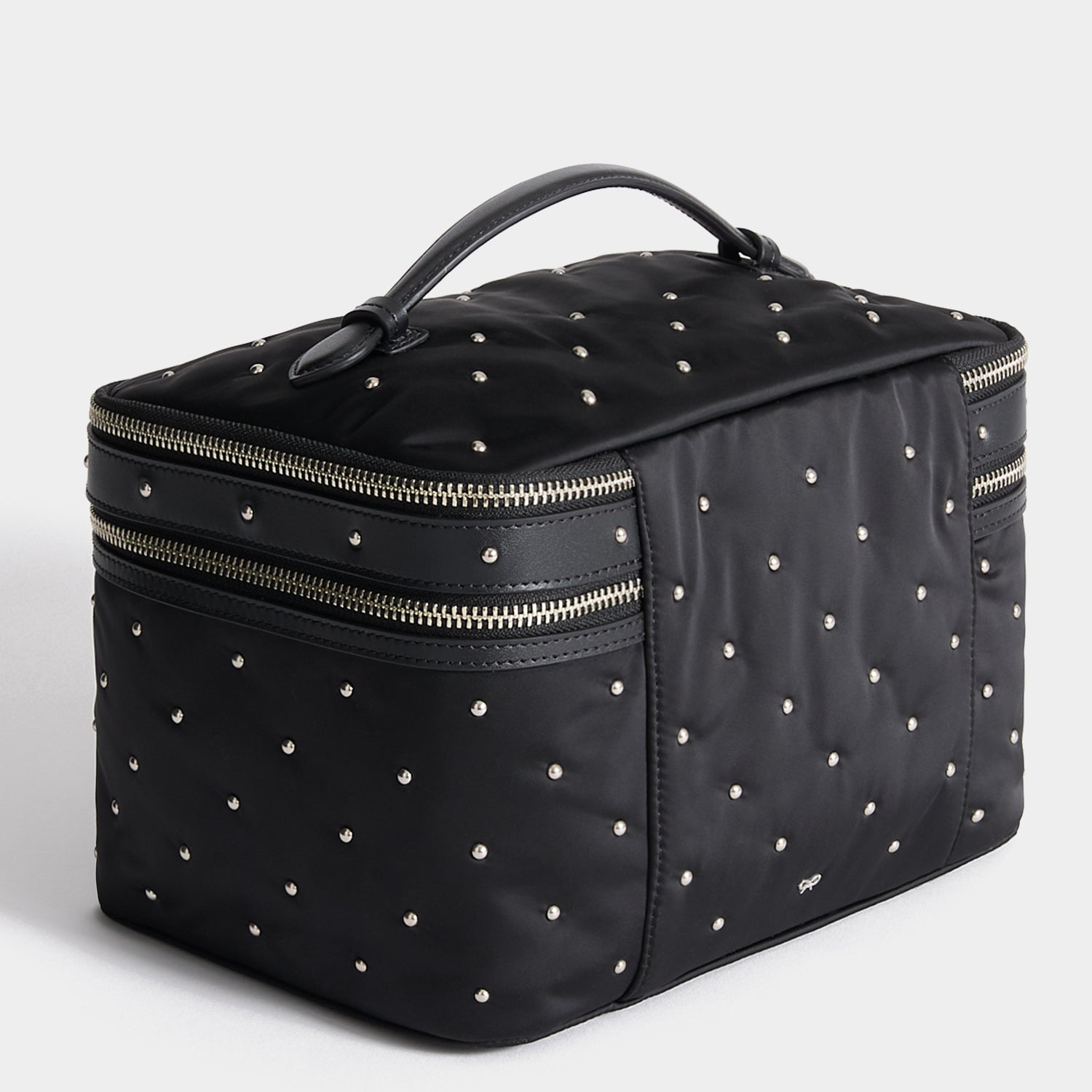 Studs Vanity Kit -

          
            Recycled Satin/Calf Leather in Black -
          

          Anya Hindmarch EU
