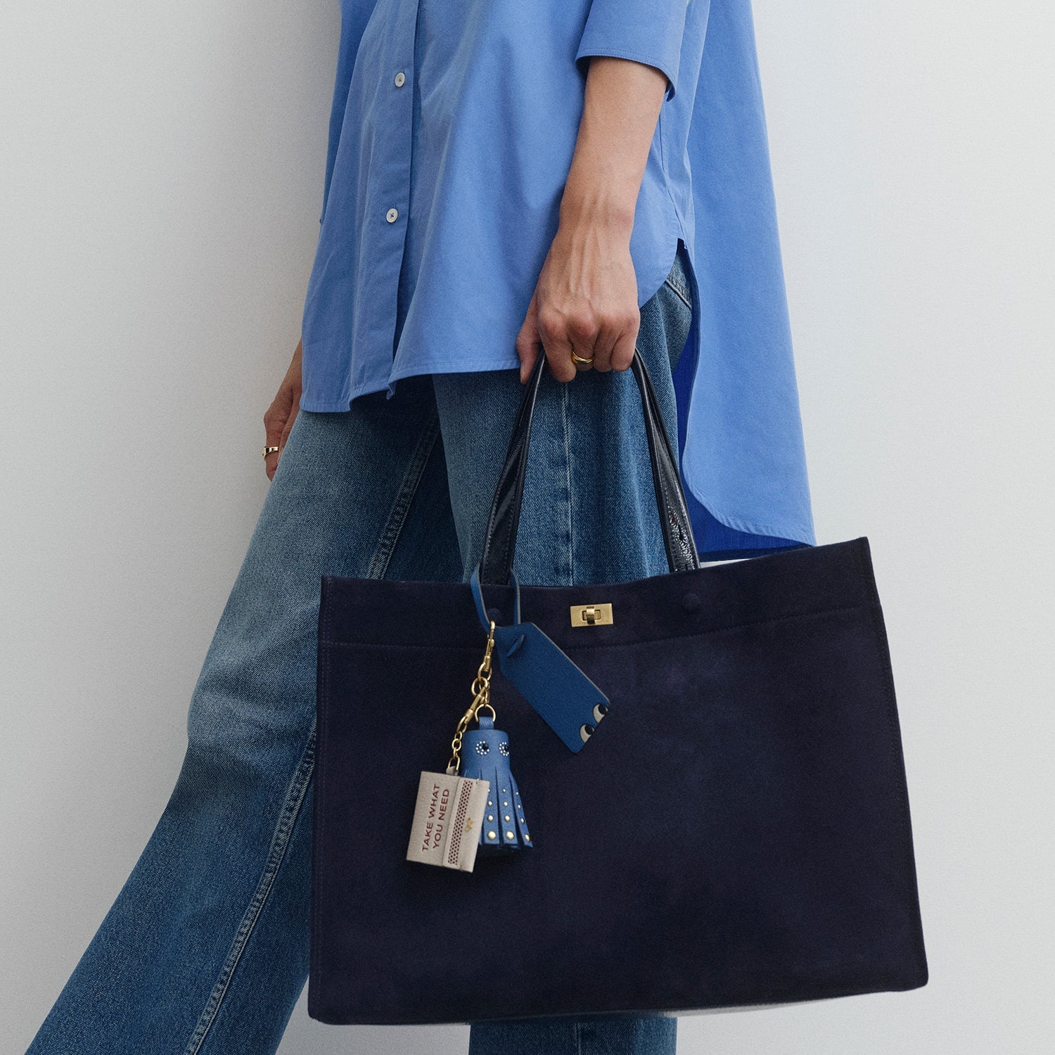 Mortimer Tote -

          
            Suede/Patent Leather in Marine -
          

          Anya Hindmarch EU
