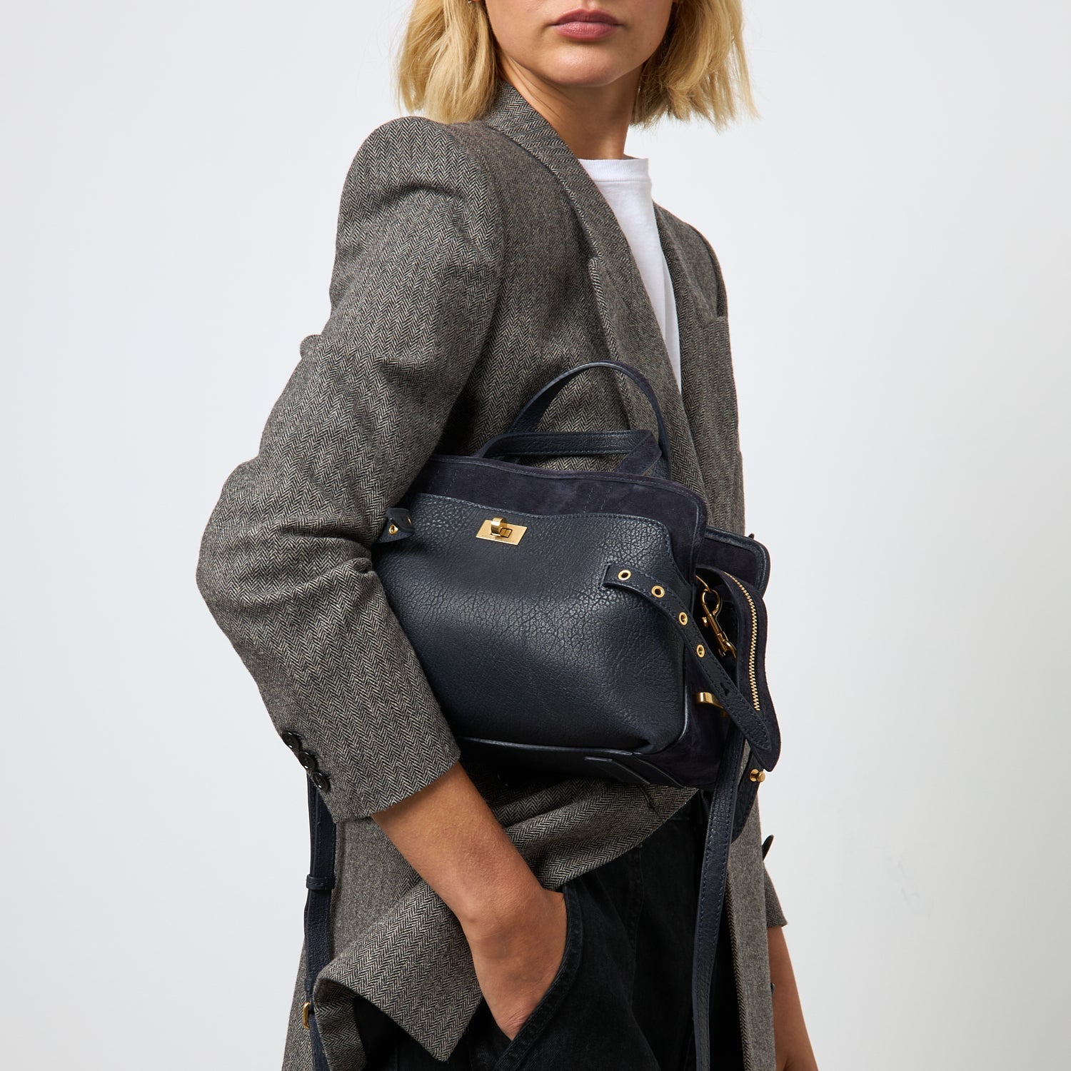Wilson Eyelet Cross-body -

          
            Suede in Marine Blue -
          

          Anya Hindmarch EU
