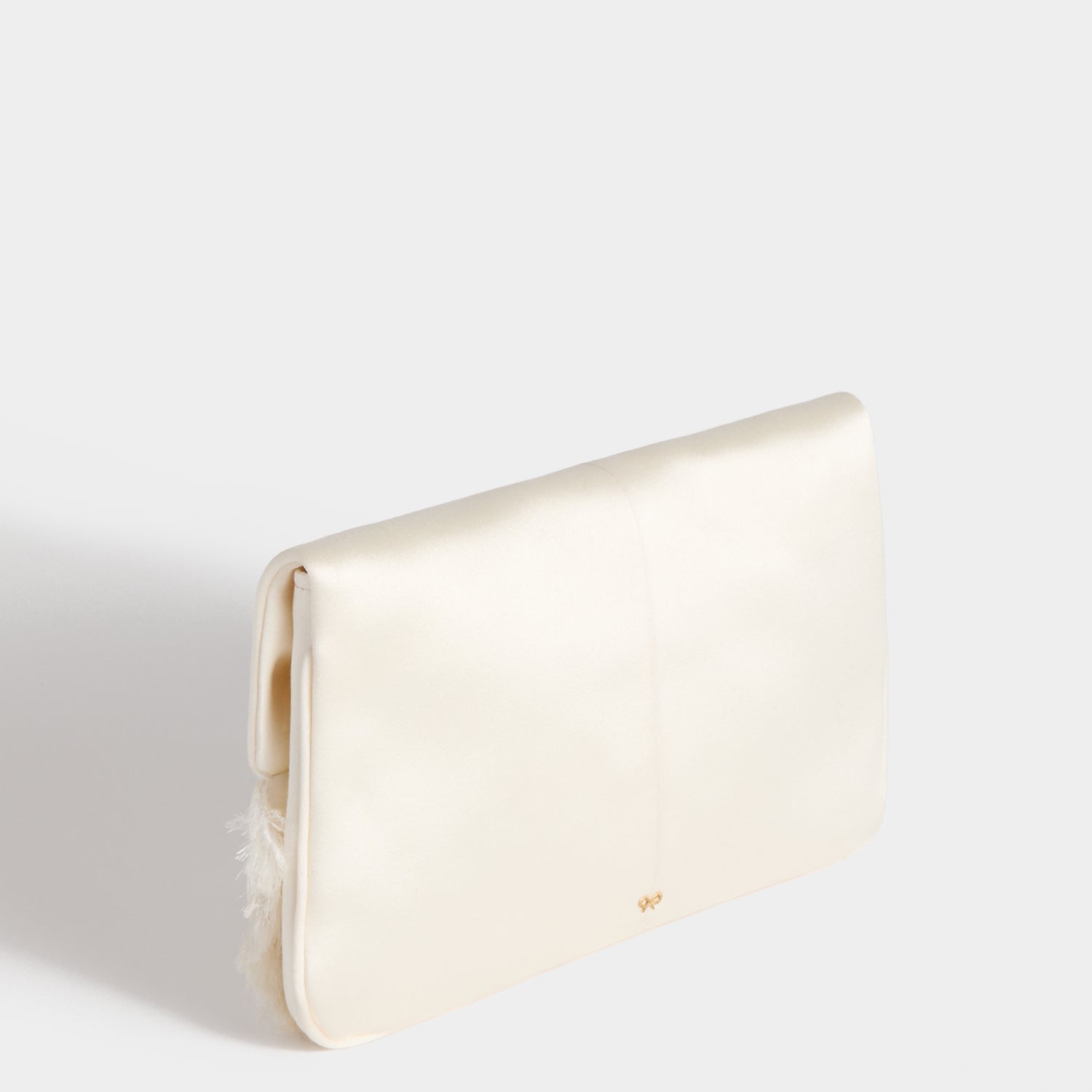 Bow Clutch -

          
            Double Satin in Ivory -
          

          Anya Hindmarch EU
