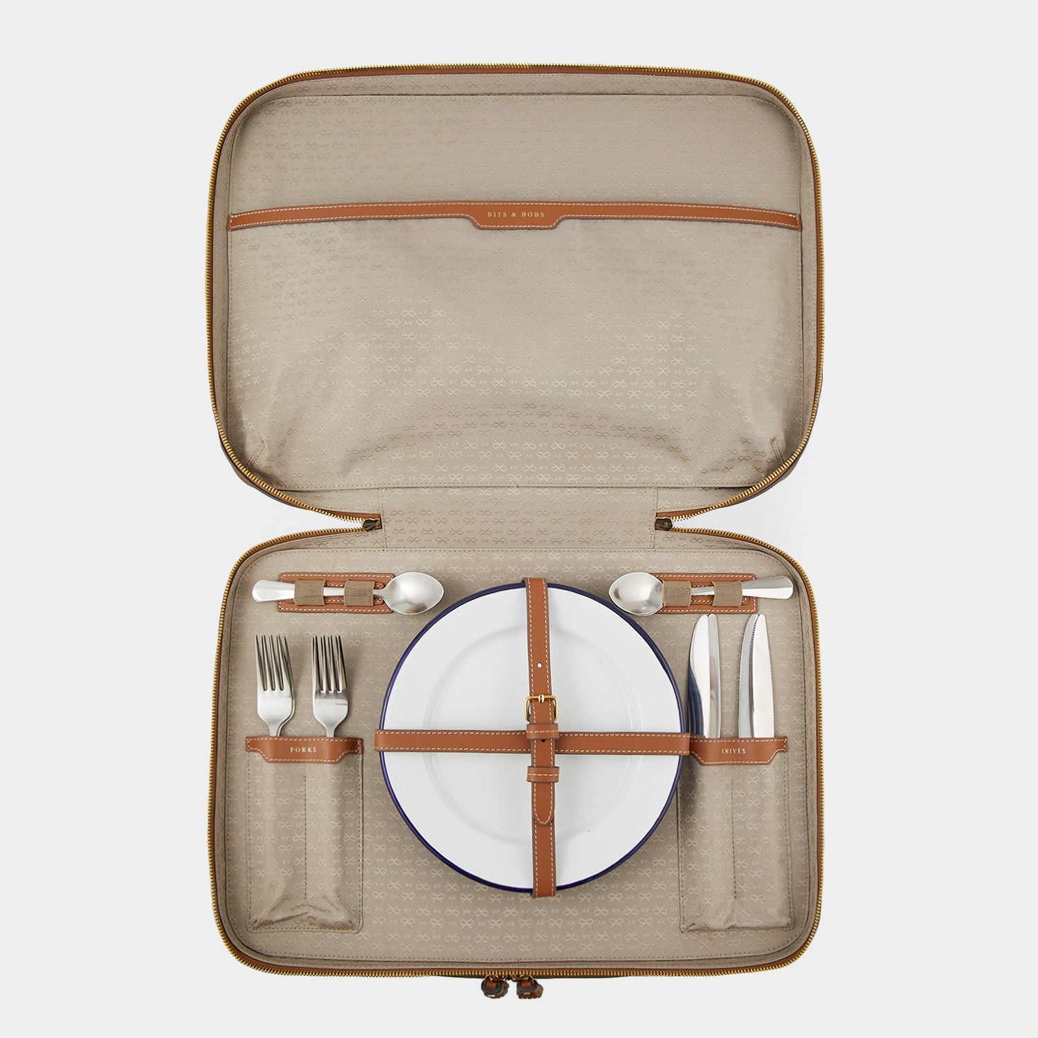 Walton Picnic Hamper -

          
            Seagrass in Natural -
          

          Anya Hindmarch EU
