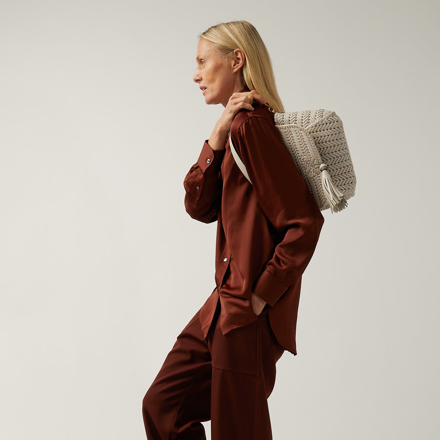 Neeson Tassel Shoulder Bag -

                  
                    Capra Leather in Chalk -
                  

                  Anya Hindmarch EU
