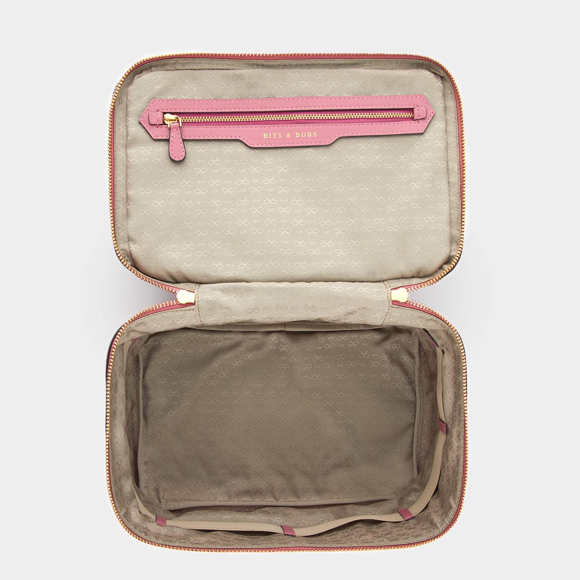 Bridesmaid Vanity Kit -

          

          Anya Hindmarch EU
