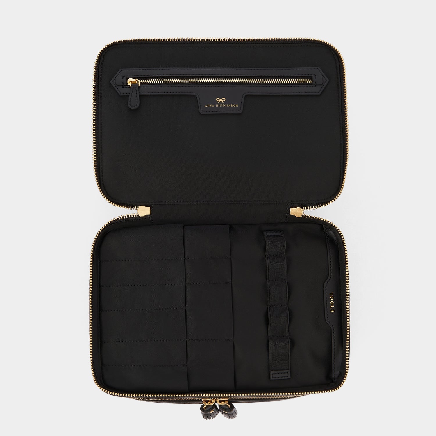 Logo Vanity Kit -

          
            Jacquard Nylon in Black -
          

          Anya Hindmarch EU
