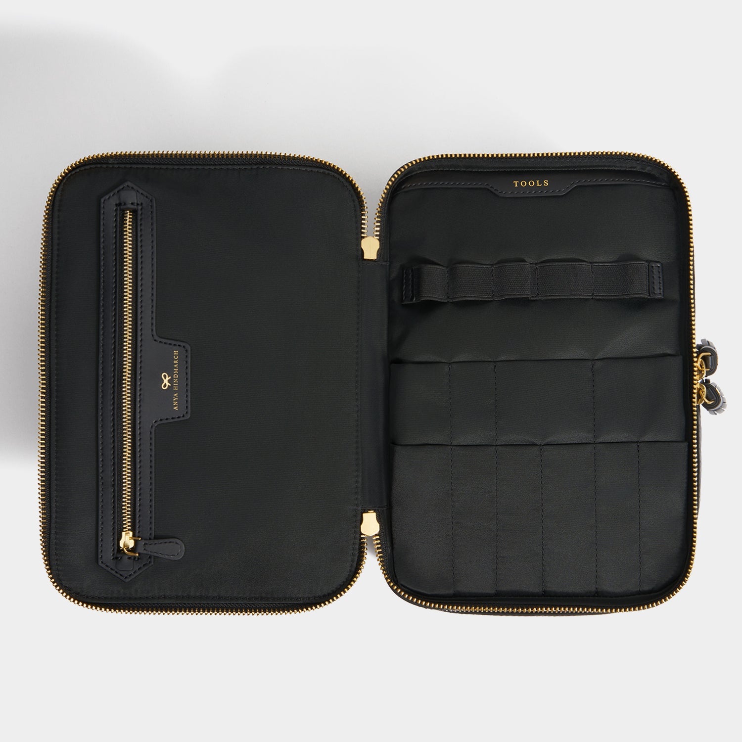 Logo Vanity Kit -

          
            Jacquard Nylon in Black -
          

          Anya Hindmarch EU
