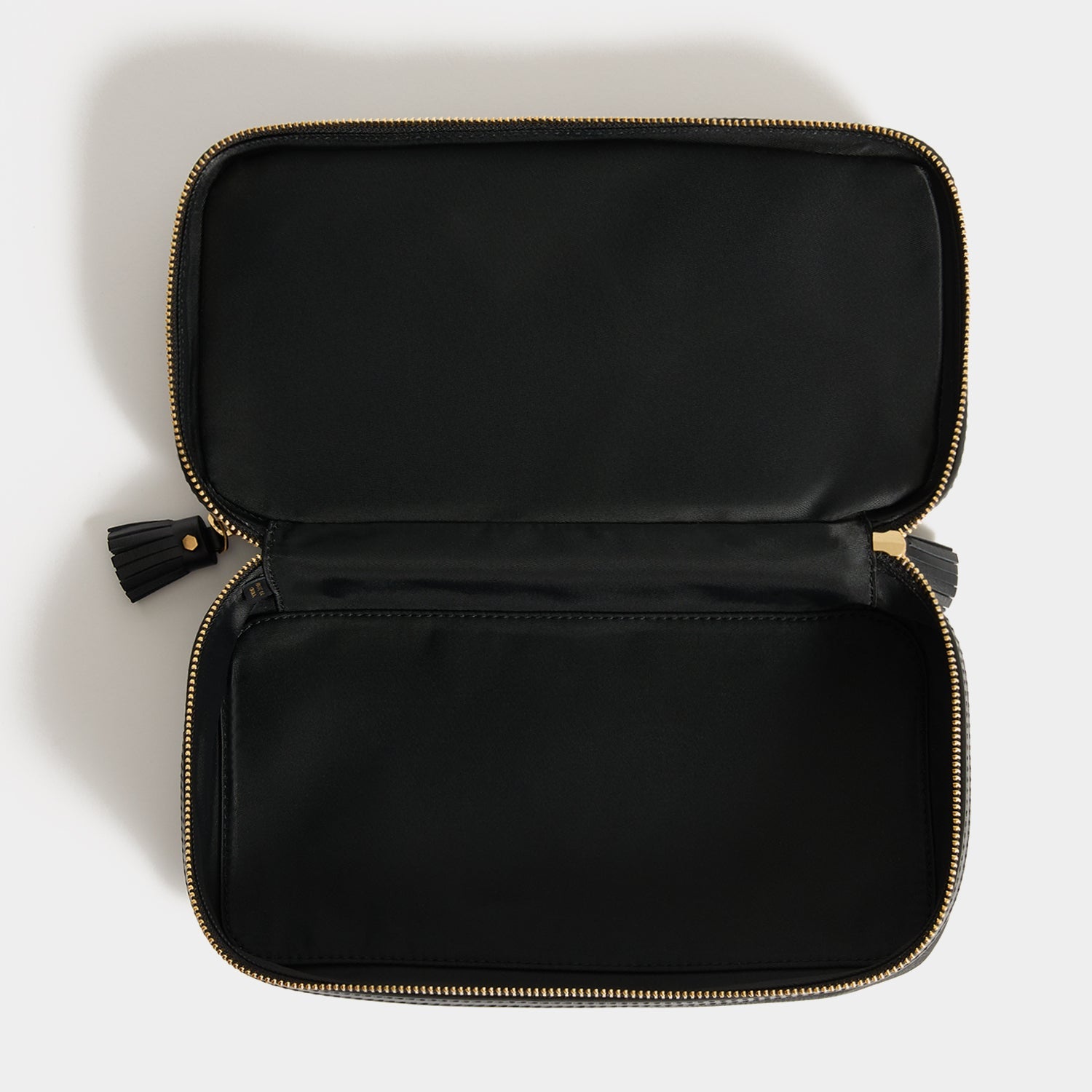 Logo Make-Up Pouch -

          
            Jacquard Nylon in Black -
          

          Anya Hindmarch EU
