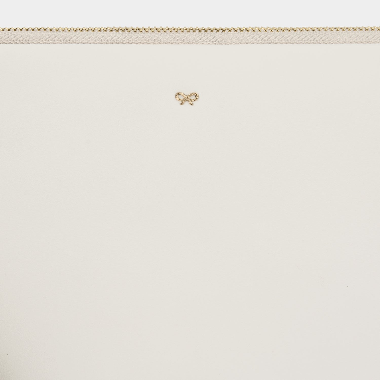 Georgiana Clutch -

                  
                    Circus Leather in Chalk -
                  

                  Anya Hindmarch EU
