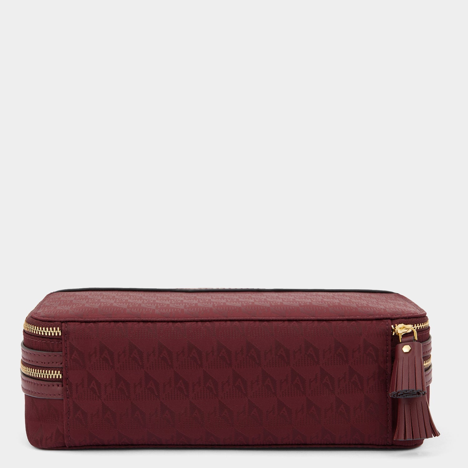 Logo Make-Up Pouch -

                  
                    Recycled Nylon in Medium Red -
                  

                  Anya Hindmarch EU
