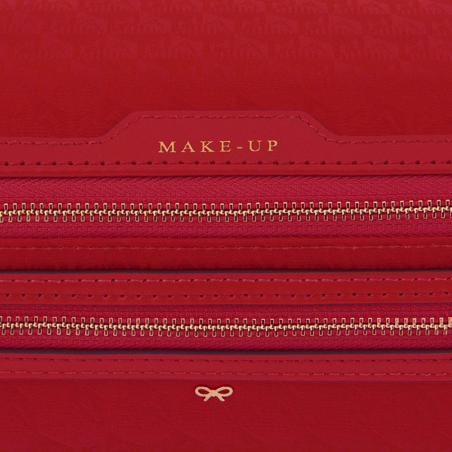 Logo Make-Up Pouch -

                  
                    Jacquard Nylon Up in Red -
                  

                  Anya Hindmarch EU
