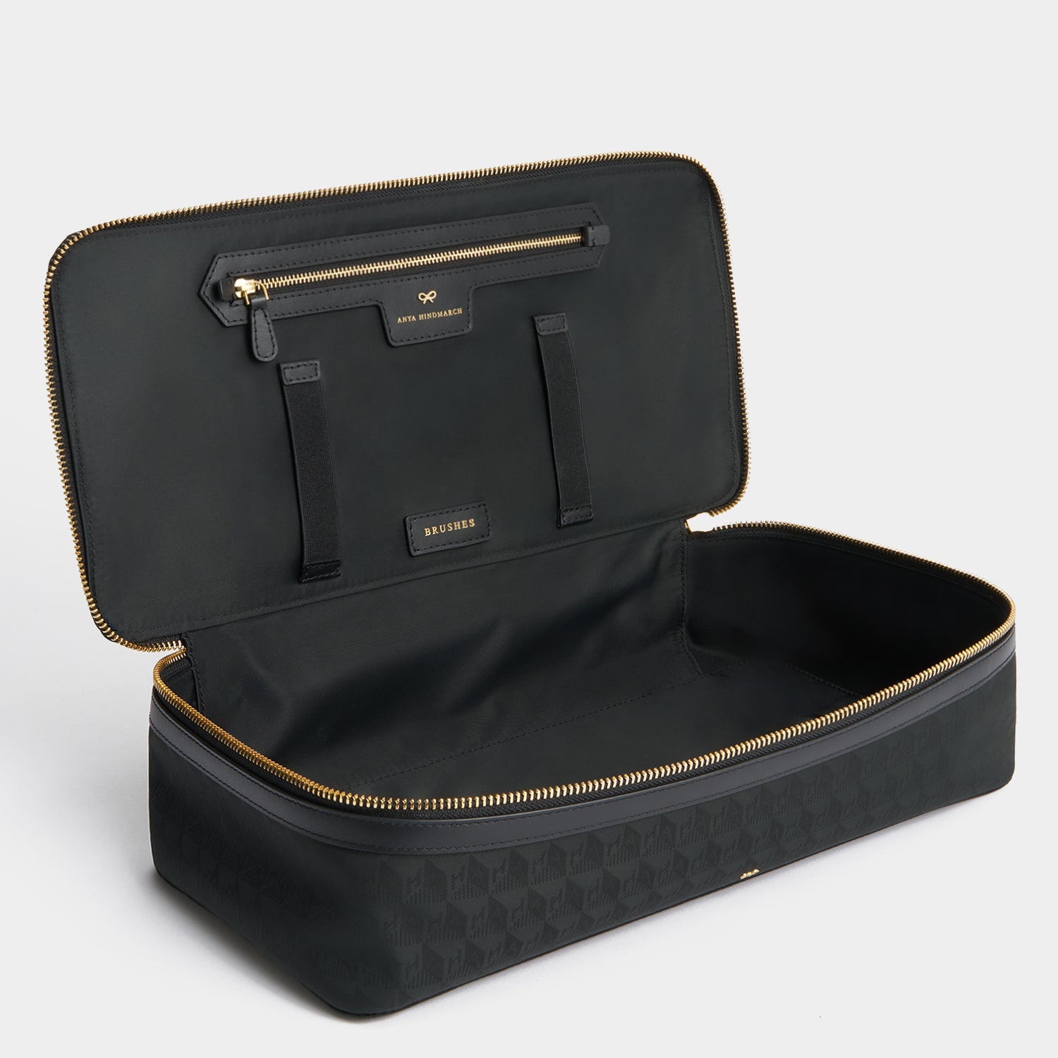 Logo Hair Kit Travel Pouch -

          
            Jacquard Nylon in Black -
          

          Anya Hindmarch EU
