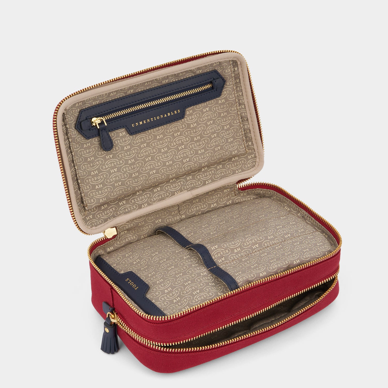 Bespoke Walton Washbag -

          
            Canvas/Smooth Leather in Vampire -
          

          Anya Hindmarch EU
