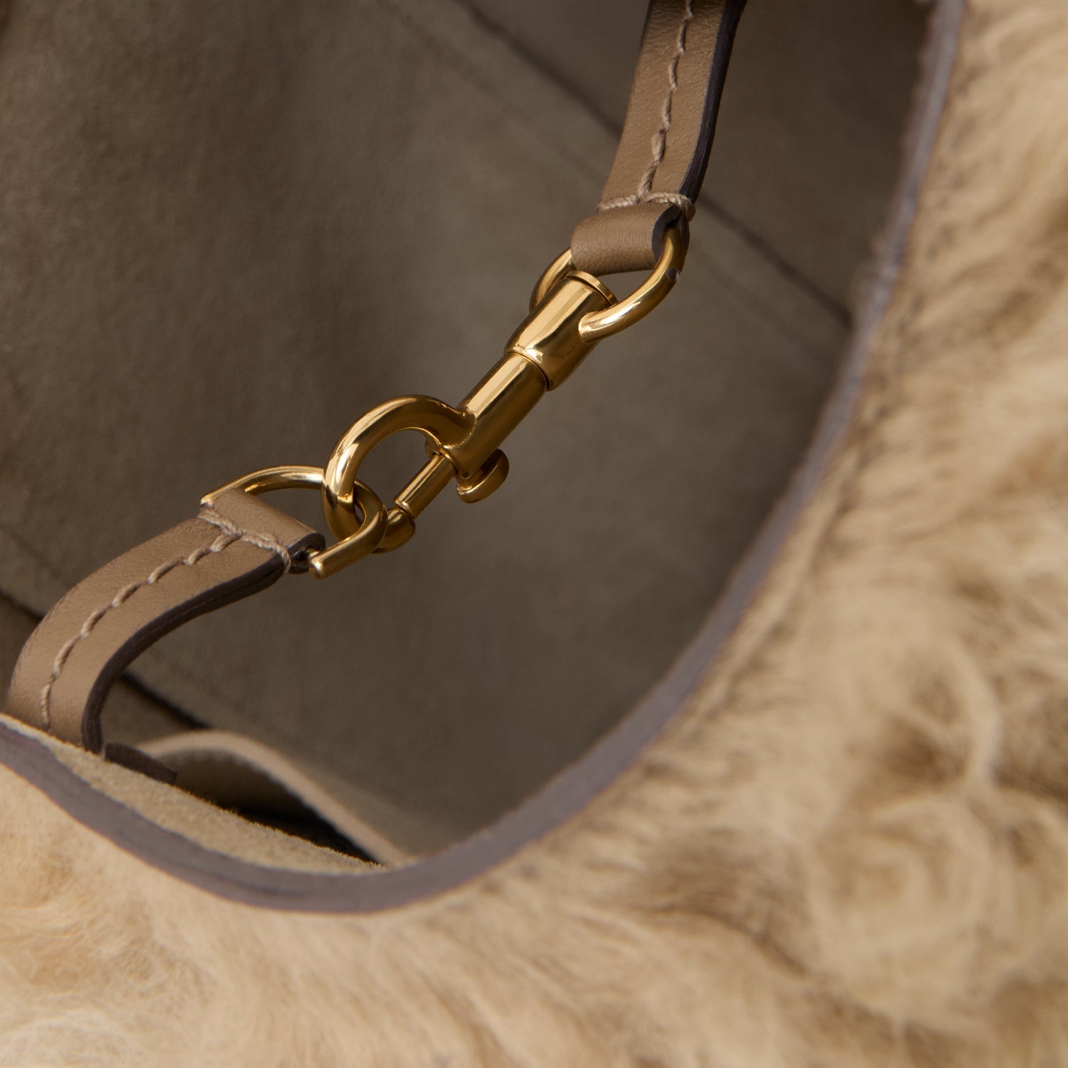 Ringo Shearling Shoulder Bag -

          
            Shearling in Taupe -
          

          Anya Hindmarch EU
