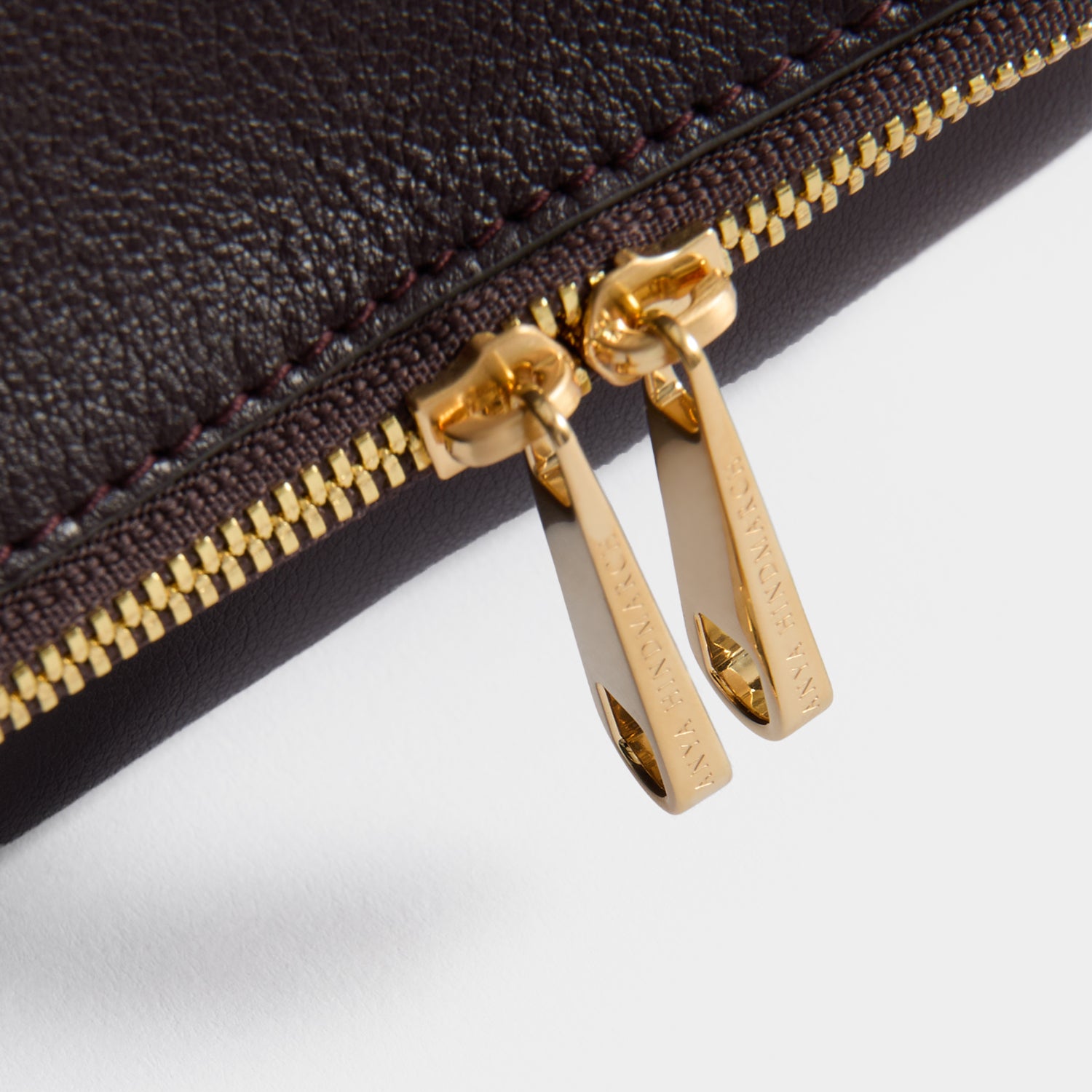 Vere Cross-body -

          
            Calf Leather in Grape -
          

          Anya Hindmarch EU
