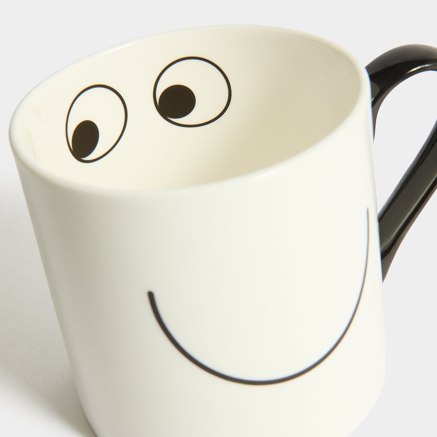 Happy Eyes Large Mug -

          
            Bone China in White -
          

          Anya Hindmarch EU
