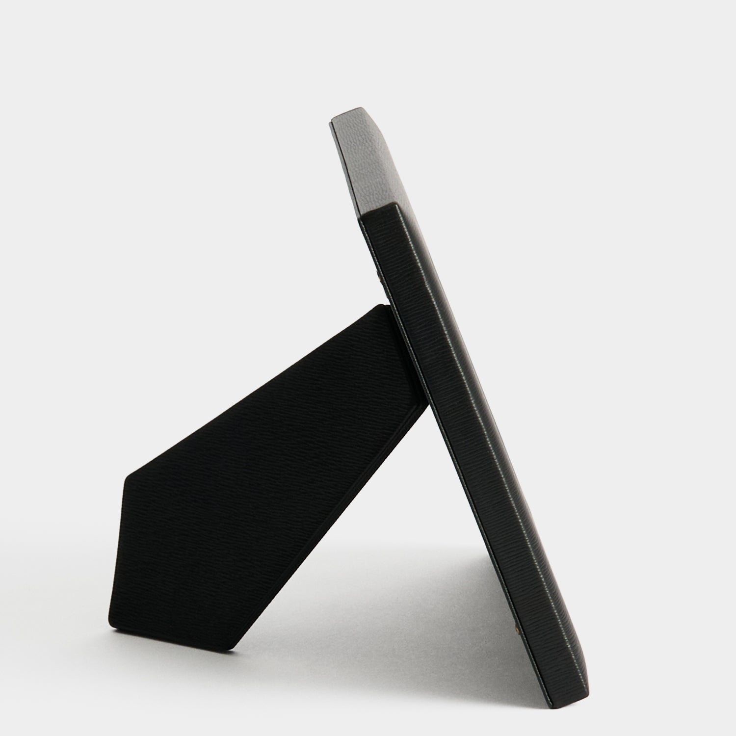 Bespoke Shaftesbury 6x4 Frame -

          
            London Grain in Black -
          

          Anya Hindmarch EU
