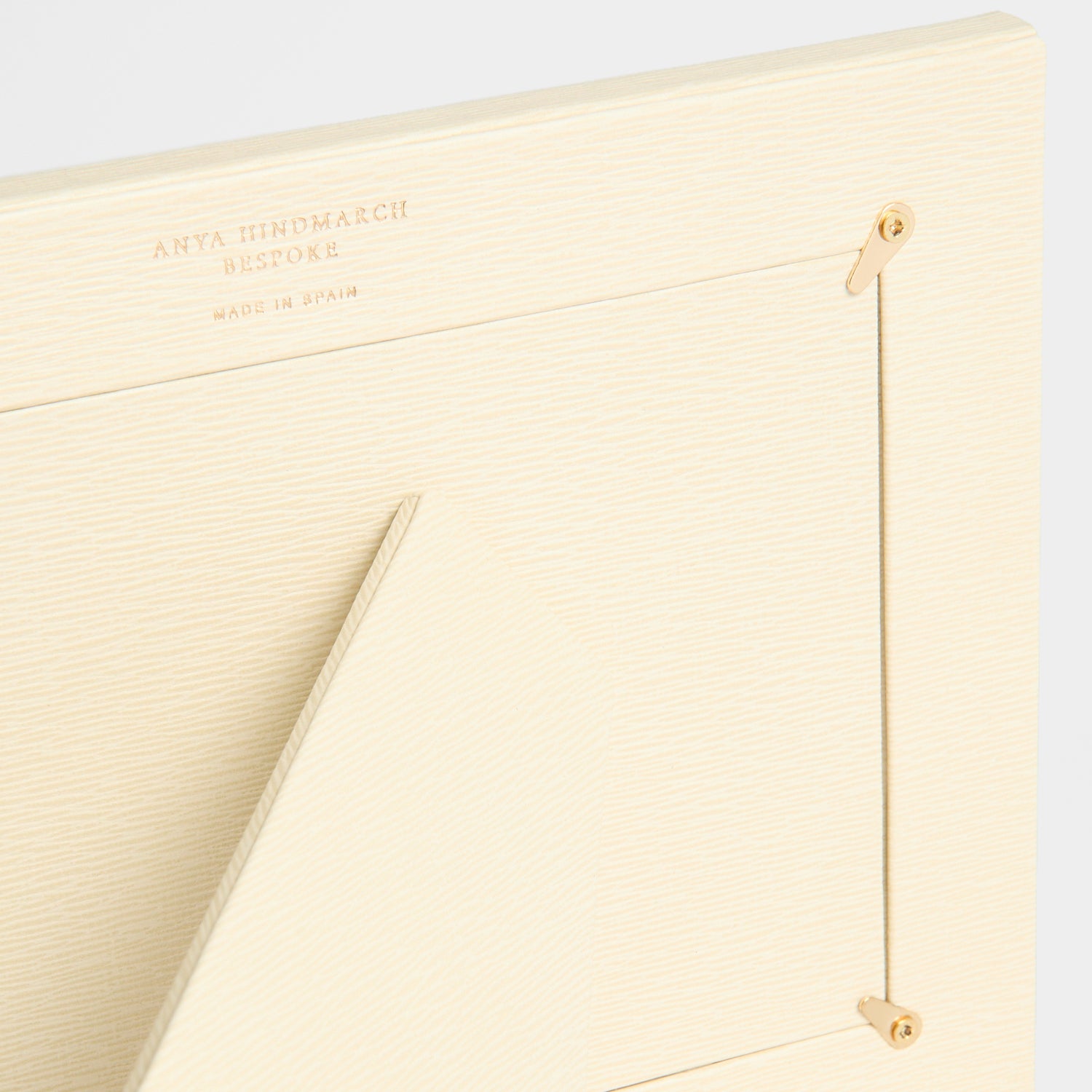 Bespoke Shaftesbury 6x4 Frame -

          
            London Grain in Bone -
          

          Anya Hindmarch EU
