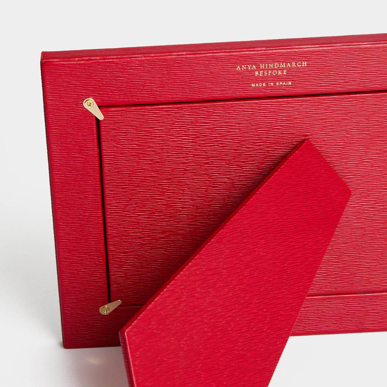 Bespoke Shaftesbury 6x4 Frame -

          
            London Grain in Red -
          

          Anya Hindmarch EU
