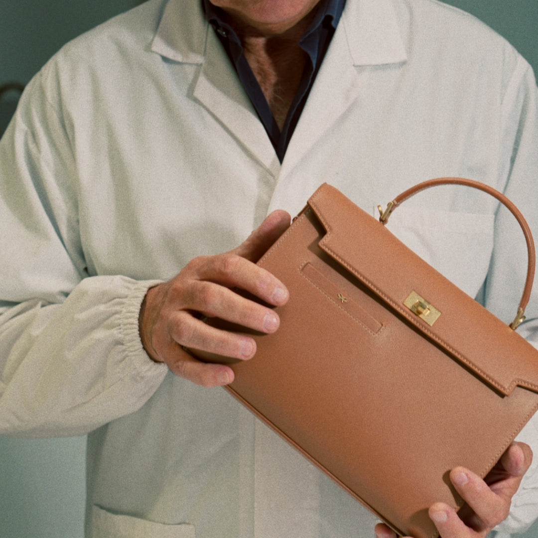 Mortimer Top Handle -

          
            Smooth Leather in Marine Blue -
          

          Anya Hindmarch EU
