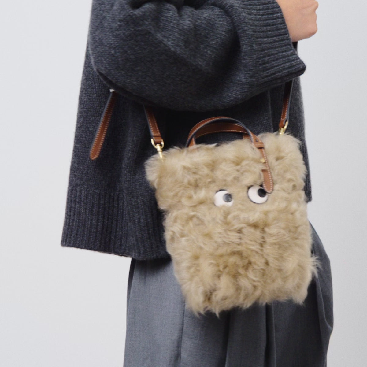 N/S Mini Eyes Shearling Tote -

          
            Shearling/Smooth Leather in Taupe -
          

          Anya Hindmarch EU
