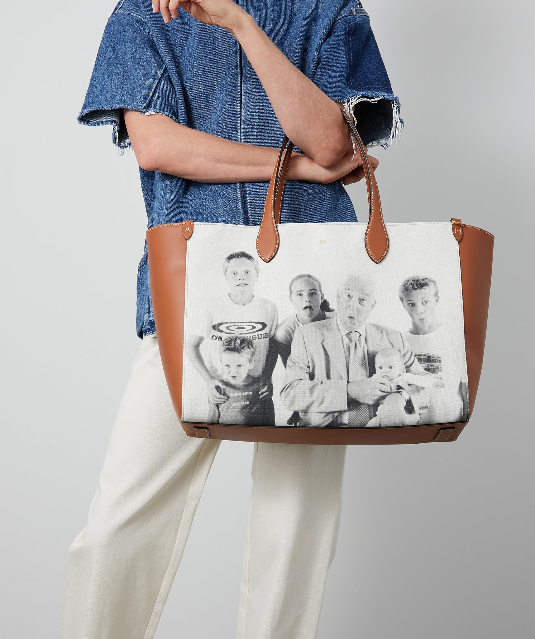 Be A Bag E/W Tote -

                  
                    Recyled Canvas in Tan -
                  

                  Anya Hindmarch EU
