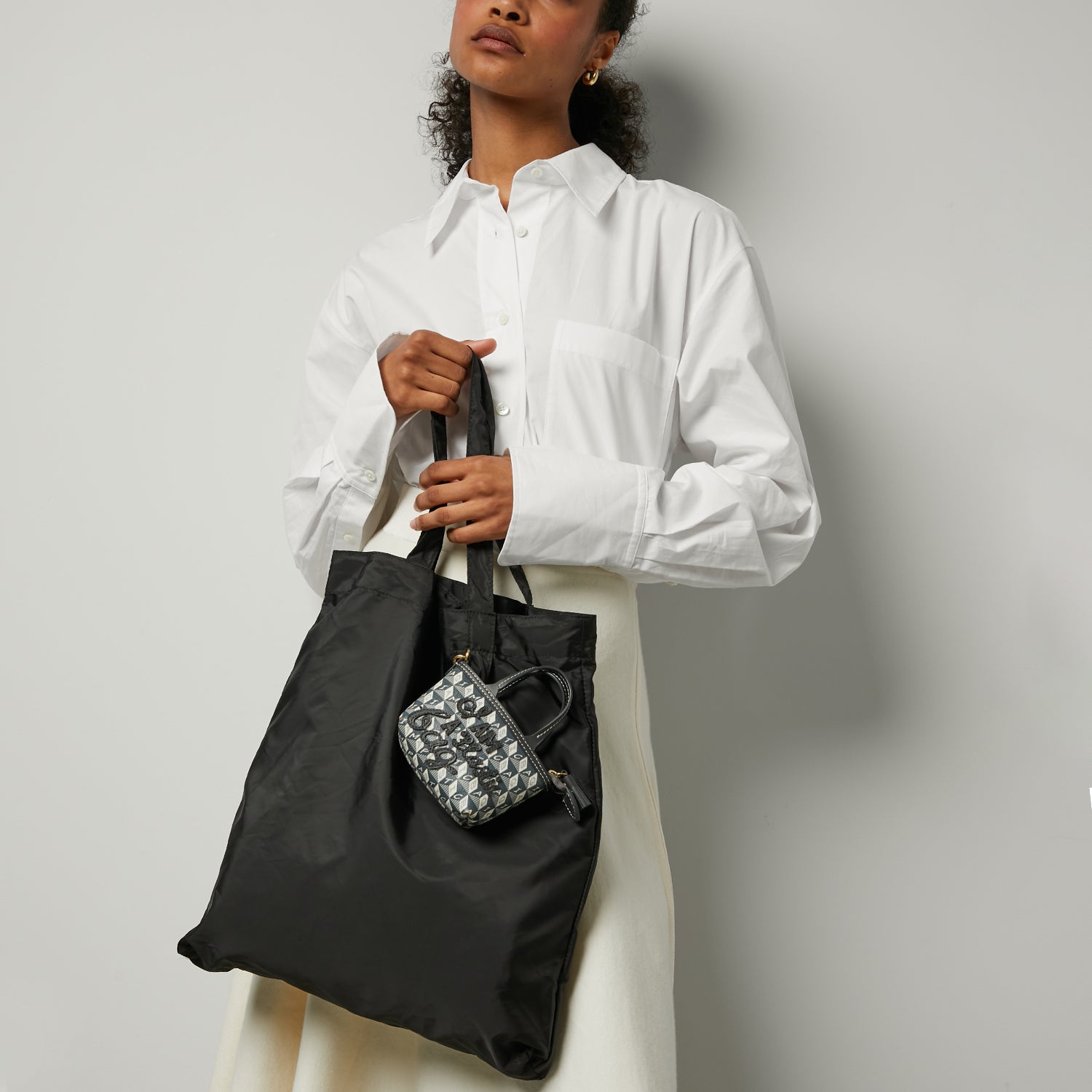 I Am A Plastic Bag Charm Shopper -

                  

                  Anya Hindmarch EU
