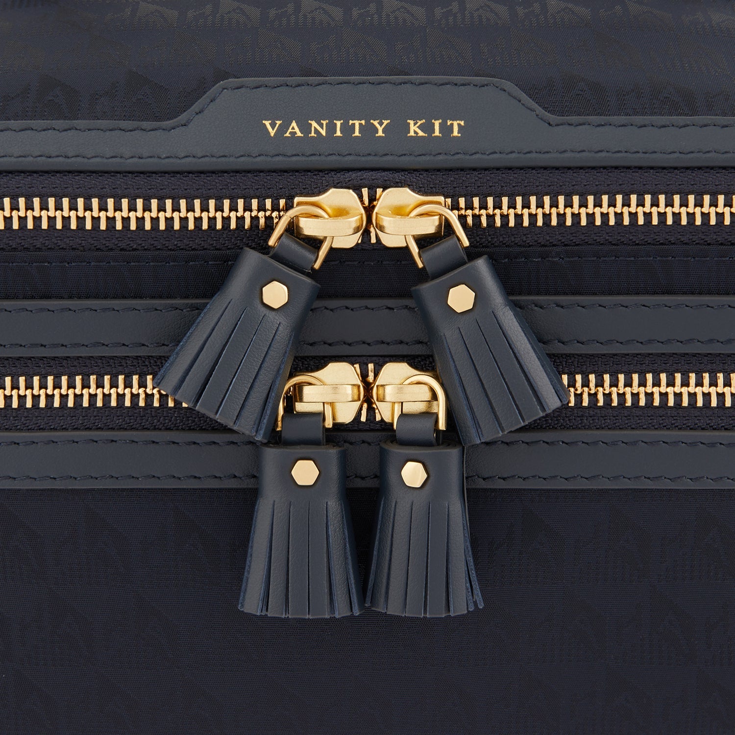 Logo Vanity Kit -

                  
                    Jacquard Nylon in Marine -
                  

                  Anya Hindmarch EU
