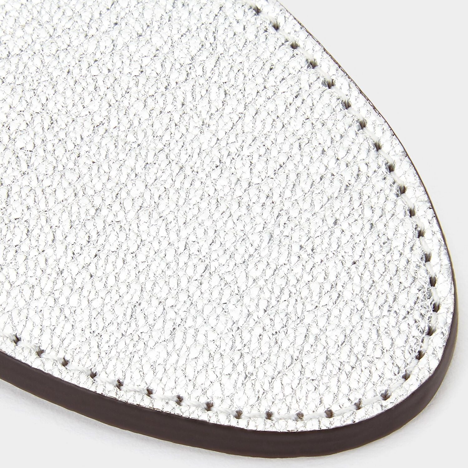 Bespoke XL Key Tag -

                  
                    Metallic Capra in Silver -
                  

                  Anya Hindmarch EU
