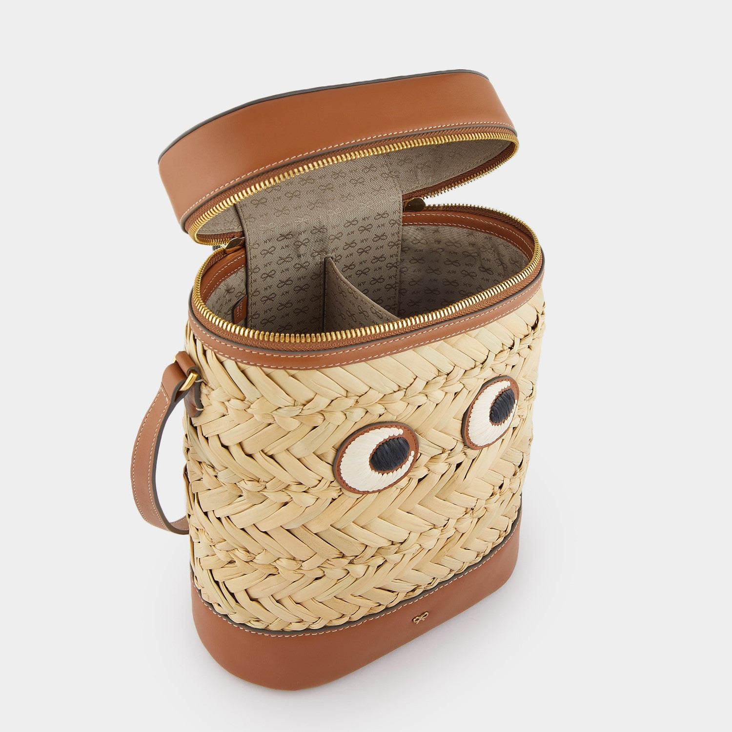 Eyes Flask Holder -

                  
                    Seagrass in Natural -
                  

                  Anya Hindmarch EU
